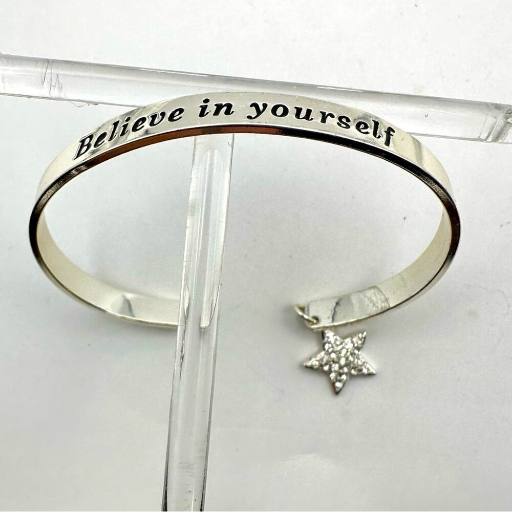 Avon NRQ Silver Cuff bracelet BELIEVE IN YOURSELF Dangling Star Charm Jewelry